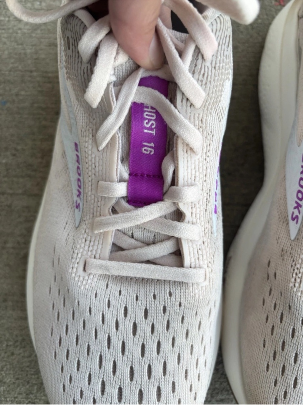 Brooks Ghost 16. Womens 10 Light Pink Running Shoes Sneakers - Picture 4 of 12